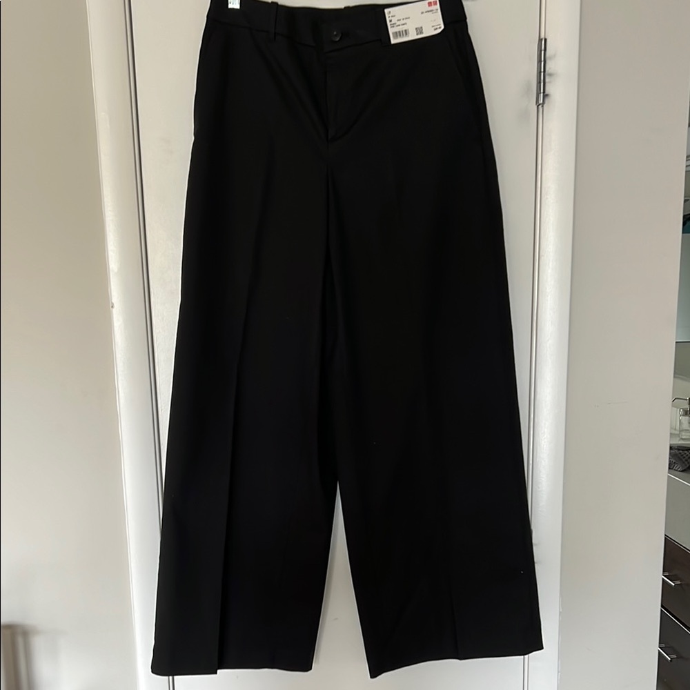 Uniqlo Women's Black Chino Pants wide leg